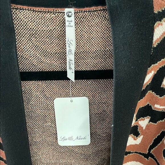 Leo & Nicole Animal Print Long Cardigan Size Petite medium - Picture 2 of 5